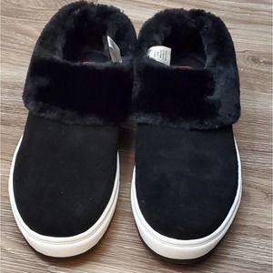 Blondo Waterproof faux‎ fur trimmed suede leather loafers sneakers size 9…